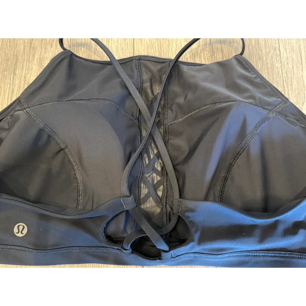 Lululemon Black High Neck Strappy Lattice Mesh Sports Bra Yoga Gym Size 8